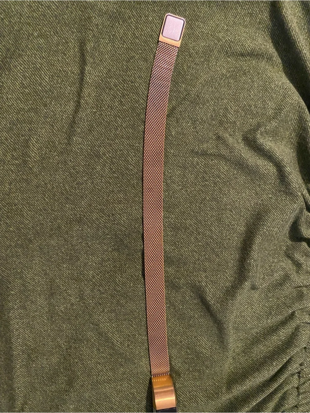 fitbit Rose Gold Metal Mesh Band Smart Tracker with Black Display